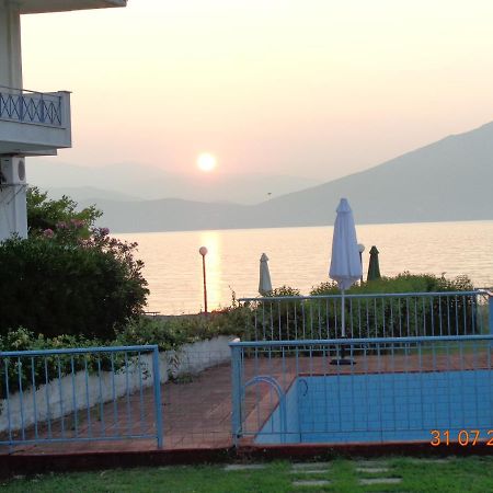 Hotel Porto Kairis à Oraioi Extérieur photo