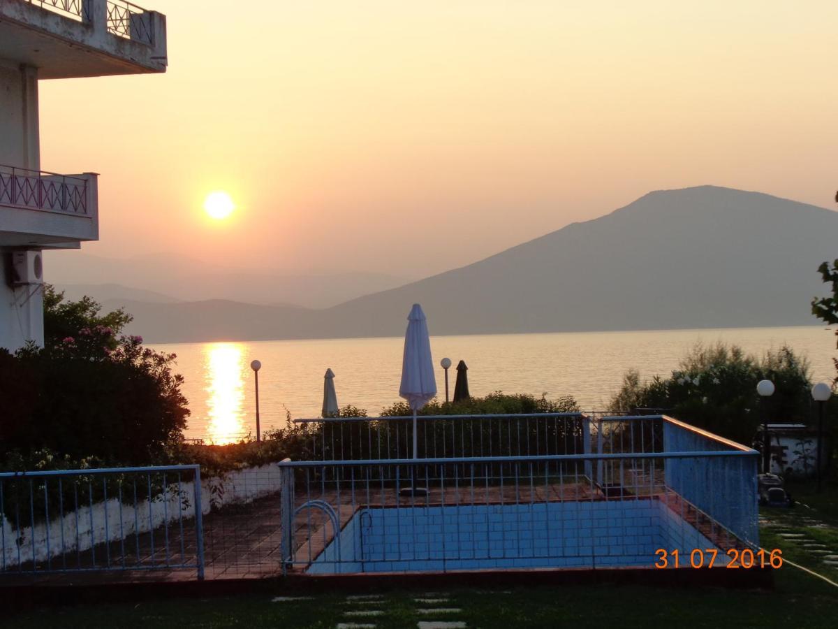 Hotel Porto Kairis à Oraioi Extérieur photo